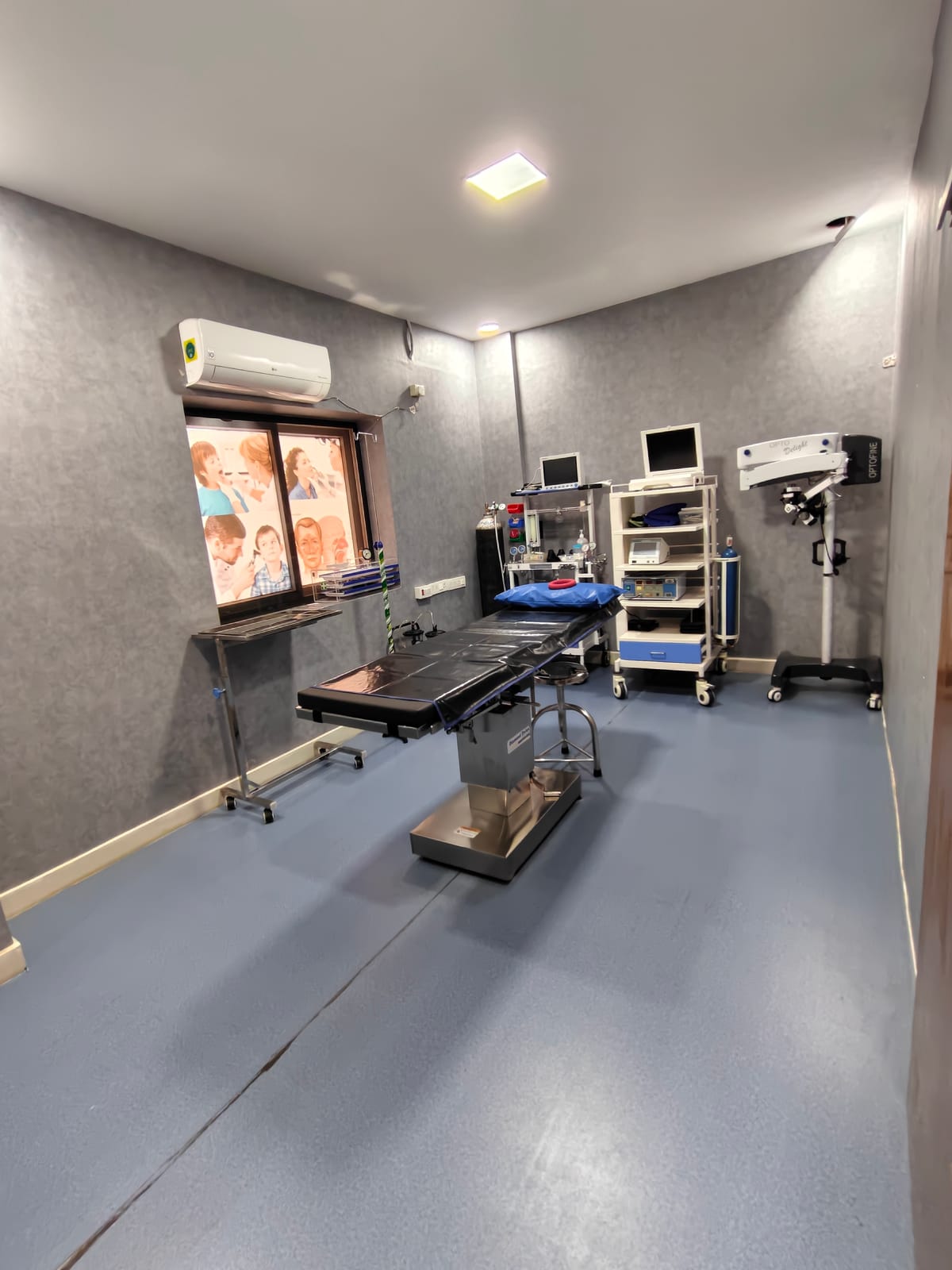 Endoscopy tower and anaesthesia equipment in the operation theatre